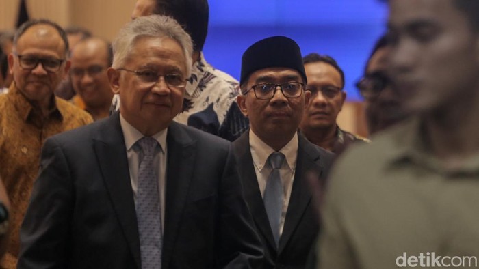 Prof Brian Yuliarto resmi menjabat sebagai Menteri Pendidikan Tinggi, Sains, dan Teknologi (Mendiktisaintek). Guru besar ITB ini menggantikan Satryo Soemantri Brodjonegoro.