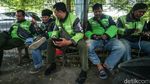 Potret Ojol Ngebid di Tengah Tuntutan Dapat THR