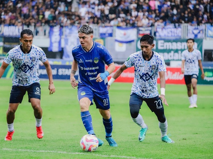 Striker PSIM Jogja, Rafinha saat laga kontra PSPS Pekanbaru di Stadion Mandala Krida, Kota Jogja, Senin (17/2/2025).