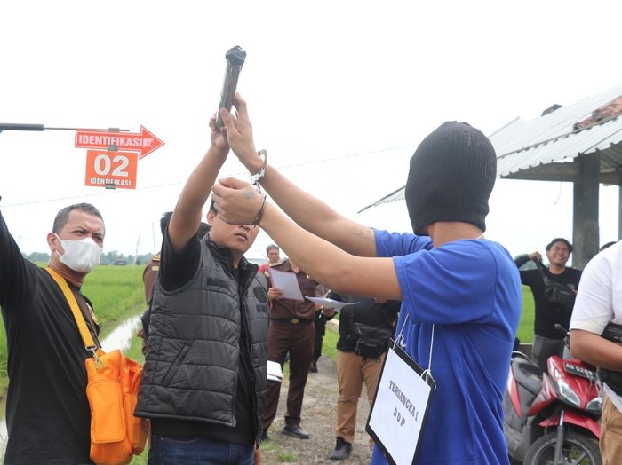 Reka adegan kasus pembunuhan di Desa Dalangan, Kecamatan Tawangsari, Kabupaten Sukoharjo, Rabu (19/2/2025)
