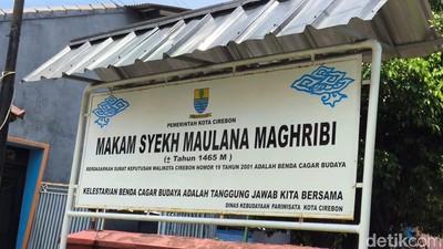 Melihat Makam Penyebar Islam Syekh Maulana Maghribi di Cirebon