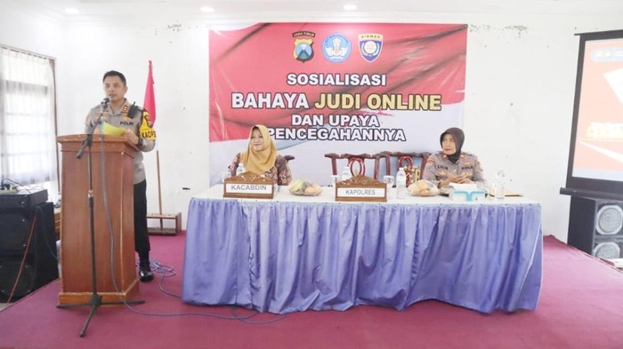 sosialisasi bahaya judi online