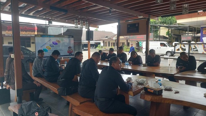 13 calon kapolres yang sedang jalani pendidikan di Sespim Polri dapat pembekalan