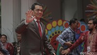 Selain Anies dan Ahok, mantan Gubernur Jakarta Fauzi Bowo (Foke) dan Sutiyoso juga telah hadir di lokasi acara. Mantan Wagub Ahmad Riza Patria juga hadir.