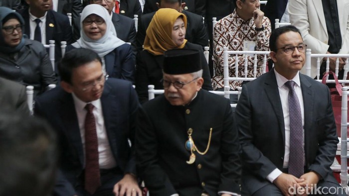 Sejumlah mantan Gubernur DKI Jakarta menghadiri acara sertijab dari Pj Gubernur Jakarta Teguh Setyabudi ke Gubernur Jakarta Pramono Anung. Sertijab digelar setelah Pramono dilantik di Istana.