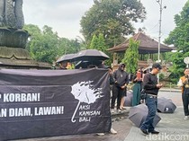 Aksi Kamisan Indonesia Gelap: Penuhi Hak Rakyat Bali!
