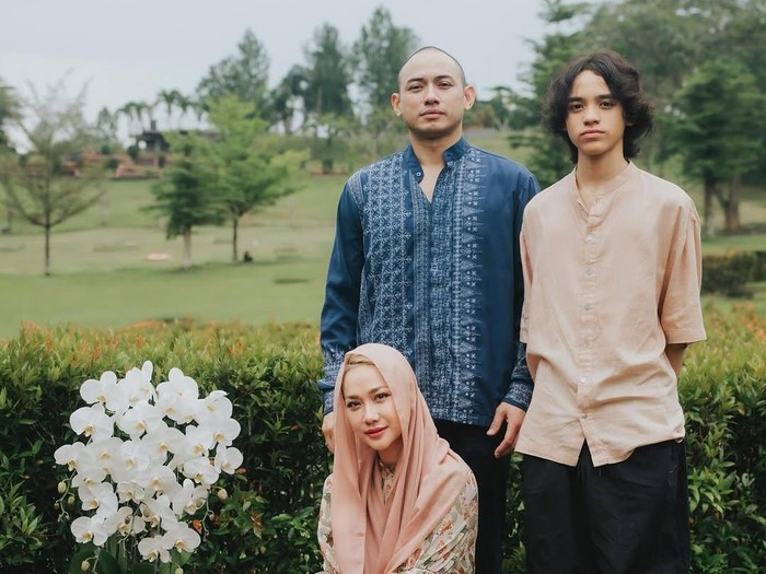 BCL dan Putranya Noah