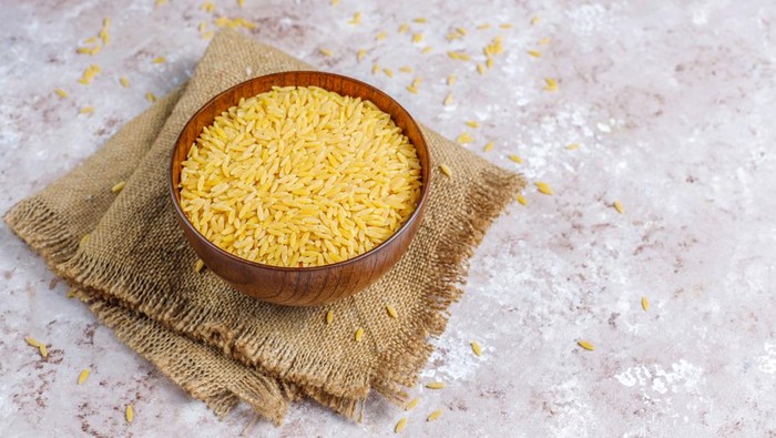 Menabur Beras Kuning untuk Apa