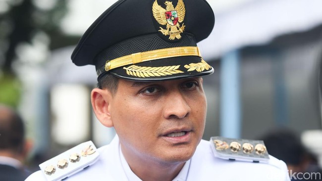 Buntut Panjang Bupati Lucky Hakim Tak Izin Liburan ke Jepang