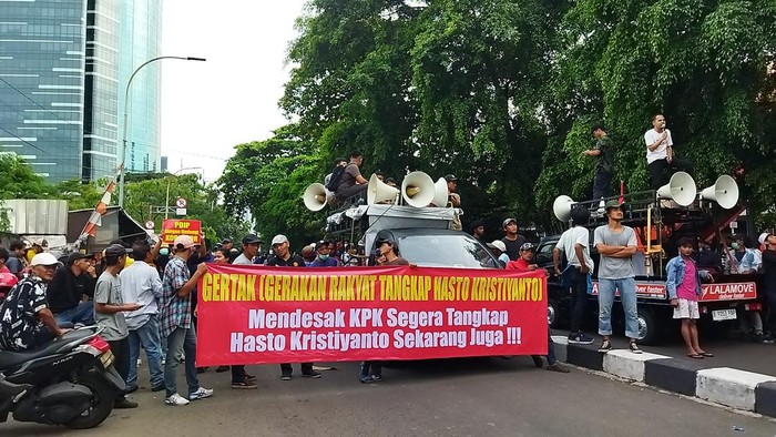Demonstrasi desak KPK tangkap Hasto (Kurniawan/detikcom)