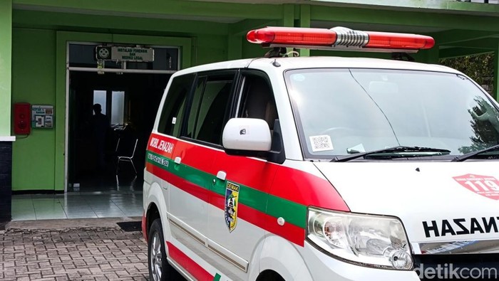 Dua korban tersengat listrik di Demak dievakuasi ke RSUD Sunan Kalijaga Demak, Kamis (20/2/2025).