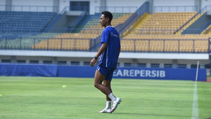 Gelandang Persib, Beckham Putra