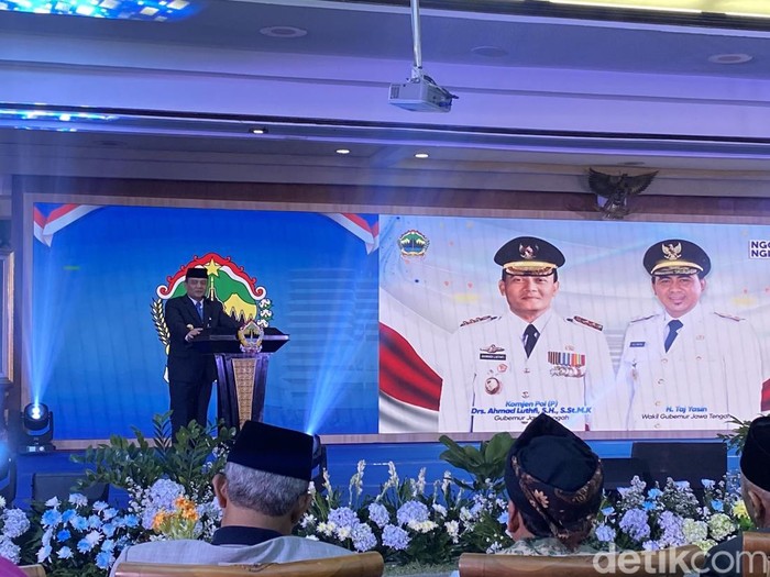 Gubernur Jateng, Ahmad Luthfi, pidato perdana dalam acara pisah sambut di Kantor Gubernur Jateng, Semarang, Kamis (20/2/2025) malam.
