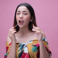 Cara Pakai Lipstik Agar 10 Kali Lebih Tahan Lama Menurut Makeup Artist