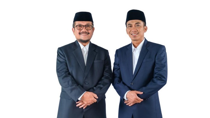 Imron dan Agus Kurniawan Budiman resmi memimpin Kabupaten Cirebon setelah menang Pilkada 2024.