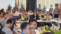 Foto: Irjen Agus mengatakan tinjauan ke Pelabuhan Merak dan Pelabuhan Bakauheni merupakan bagian dari persiapan menghadapi Operasi Ketupat 2025 yang rutin dilakukan setiap menjelang Lebaran (dok Korlantas Polri)