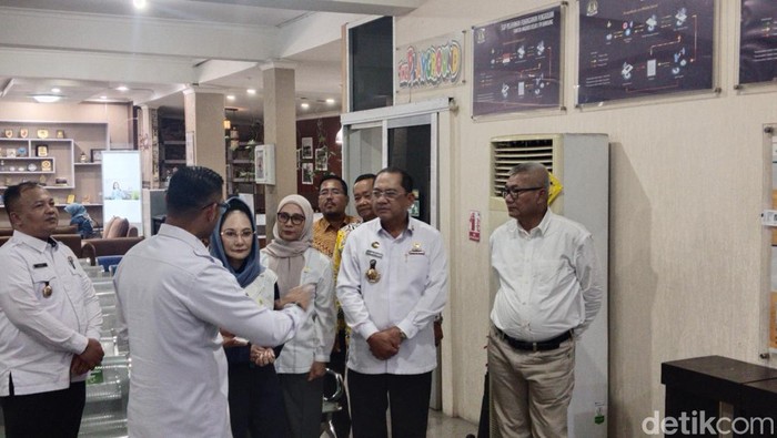Komisi XIII saat melakukan kunjungan kerja ke Kantor Imigrasi Bandung.