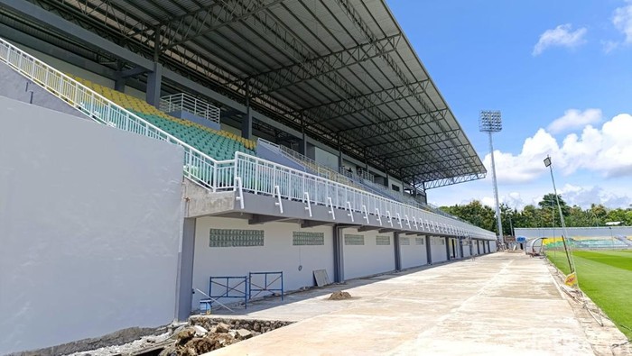 Kondisi Tribun Barat atau VIP Stadion BJ Habibie di Kota Parepare setelah direnovasi.