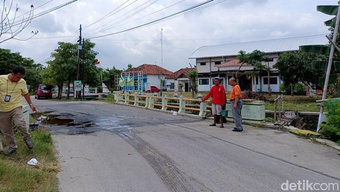 Lokasi 2 teknisi internet tewas tersengat listrik di Desa Karangrejo, Wonosalam, Demak, Kamis (20/2/2025).