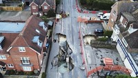 Dewan Daerah Surrey, lokasi Desa Godstone berada, menyatakan sinkhole ini adalah insiden besar. Belum ada laporan korban jiwa maupun luka-luka sejauh ini.   