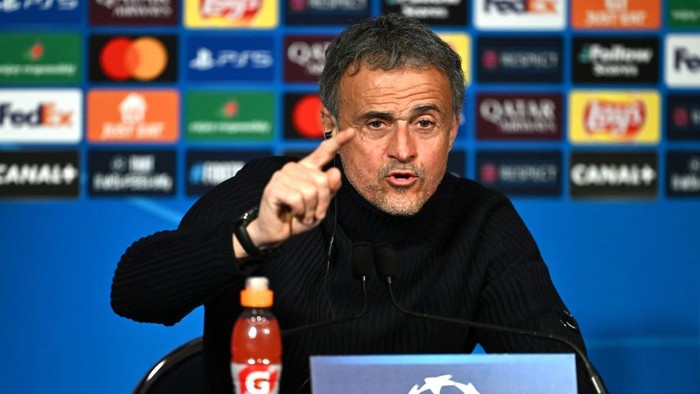 PARIS, FRANCE - FEBRUARY 19: Luis Enrique, Head Coach of Paris Saint-Germain, speaks to the media in a post match press conference after the teams victory the UEFA Champions League 2024/25 League Knockout Play-off Second Leg match between Paris Saint-Germain and Stade Brestois 29 at Parc des Princes on February 19, 2025 in Paris, France. (Photo by Dan Mullan - UEFA/UEFA via Getty Images)