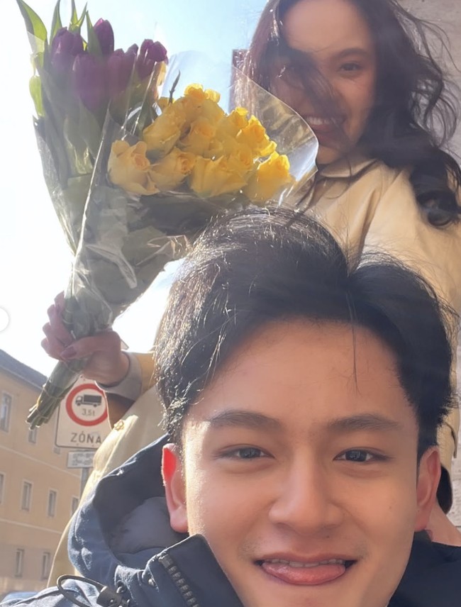 Momen kebersamaan mereka yang kian terbuka ini berhasil membuat banyak penggemar terpesona, terutama karena bertepatan dengan perayaan Hari Valentine. Foto: dok. Instagram @randymartinnn