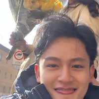 Momen kebersamaan mereka yang kian terbuka ini berhasil membuat banyak penggemar terpesona, terutama karena bertepatan dengan perayaan Hari Valentine. Foto: dok. Instagram @randymartinnn