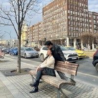 Pasangan selebriti Lyodra Ginting dan Randy Martin sudah go public dan semakin berani menunjukkan kemesraan mereka. Potret mesra liburan mereka di Budapest, Hungaria pun tak segan dipamerkan di media sosial masing-masing. Foto: dok. Instagram @randymartinnn