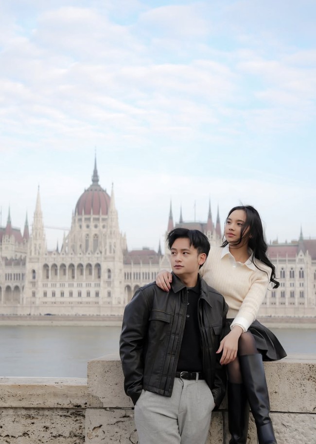 Selama di Budapest, pasangan ini menikmati berbagai destinasi ikonik, mulai dari Jembatan Chain yang megah hingga Fisherman’s Bastion dengan pemandangan indah Foto: dok. Instagram @randymartinnn