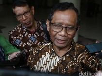 Ramai Tagar Indonesia Gelap, Mahfud Md Sebut Banyak yang Terang Misal MBG