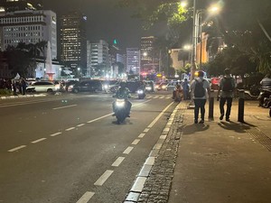 Massa Aksi Indonesia Gelap Bubar, Jalan Medan Merdeka Barat Kembali Dibuka