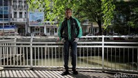 Ridwan (41) asal Bekasi, sebelumnya adalah pekerja freelance teknik mesin. Dia setuju dengan adanya THR.