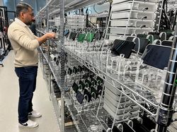 Mengintip Uji Ketahanan iPhone 16e Sebelum Dirilis