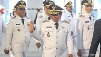 Prabowo mengatakan pelantikan secara serentak ini menggambarkan besarnya bangsa Indonesia. Prabowo mengaku Indonesia memiliki demokrasi yang dinamis dan berjalan baik.  