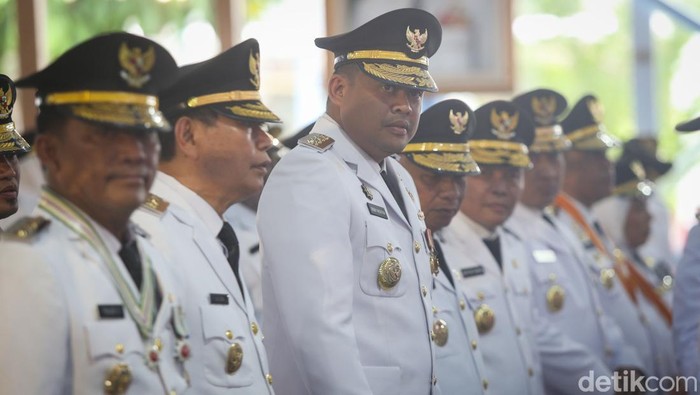 Presiden Prabowo Subianto melantik kepala daerah beserta wakilnya di Istana Negara, Jakarta, Kamis (20/2/2025).