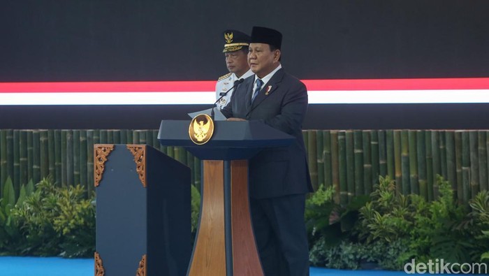 Presiden Prabowo Subianto melantik kepala daerah beserta wakilnya di Istana Negara, Jakarta, Kamis (20/2/2025).