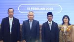 Momen Satryo Lepas Senyum Saat Sertijab ke Mendiktisaintek Baru Brian Yuliarto