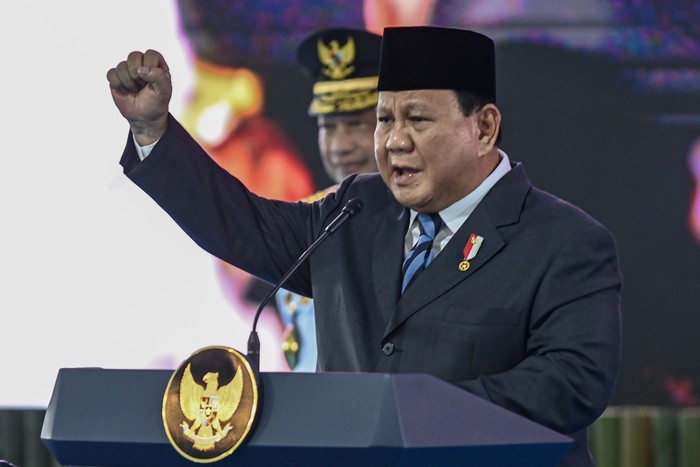 Presiden Prabowo Subianto menyampaikan pidato saat upacara pelantikan kepala daerah terpilih Pilkada serentak di kompleks Istana Kepresidenan, Jakarta, Kamis (20/2/2025). Presiden Prabowo Subianto melantik 961 kepala daerah yang terdiri dari 33 gubernur dan 33 wakil gubernur, 363 bupati, 362 wakil bupati, 85 wali kota, dan 85 wakil wali kota dalam upacara tersebut. ANTARA FOTO/Hafidz Mubarak A