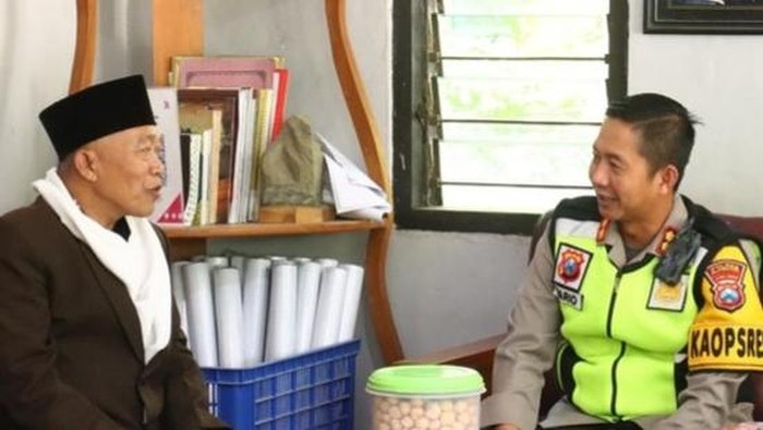 Kapolres Bojonegoro AKBP Mario dan KH. Alamul Huda Masyhur