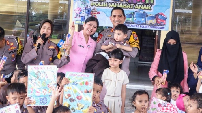 Polres Situbondo saat program Polisi Sahabat Anak.