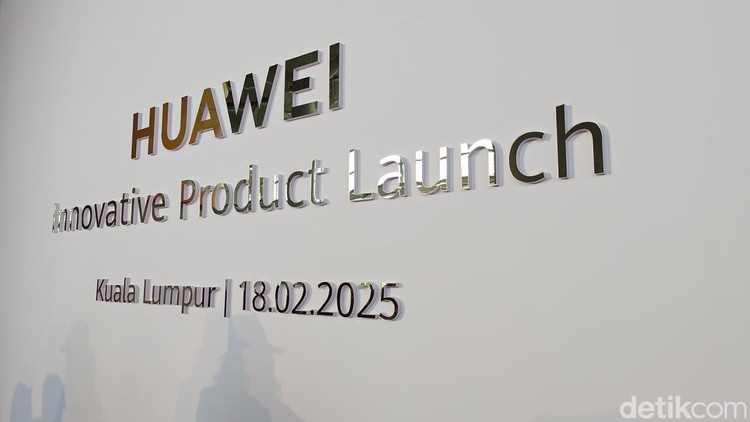 Huawei FreeArc resmi diluncurkan global. Begini tampilan perangkat wearable terbaru kepunyaan Huawei yang punya desain ergonomis dan nyaman di telinga.