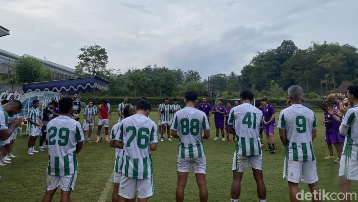 Penggawa PSS Sleman usai latihan di Lapangan Pakembinangun, Sleman, Kamis (20/2/2025).