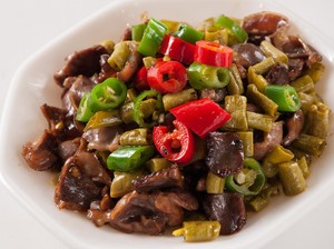 Resep Oseng Pedas Ampela Ayam yang Praktis Untuk Lauk Bekal
