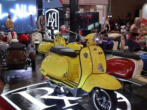 Royal Alloy Temurah Meluncur di IIMS 2025, Skutik Retro di Bawah Rp 50 Juta
