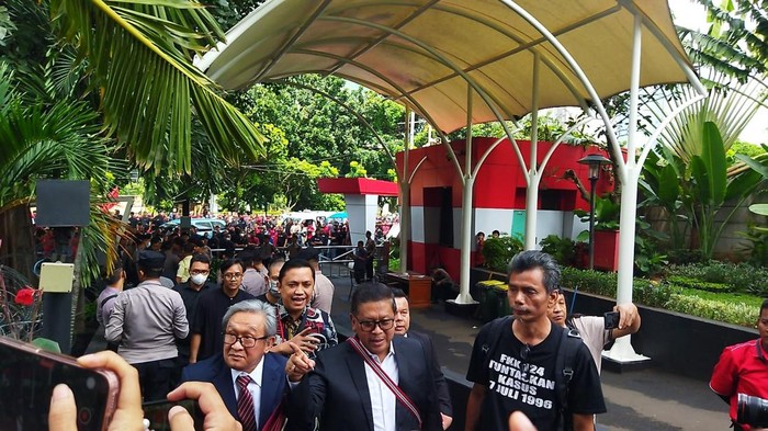 Sekjen PDIP Hasto Kristiyanto tiba di KPK (Fadil/detikcom)