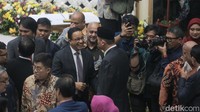 Sejumlah mantan Gubernur Jakarta turut hadir dalam sertijab Pramono-Rano antara lain Sutiyoso, Fauzi Bowo, Basuki Tjahaja Purnama (Ahok), Anies Baswedan, Soni Sumarsono hingga Ahmad Riza Patria.  