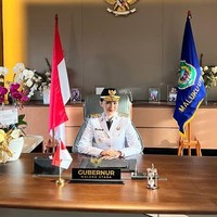 Begini potret Sherly Tjoanda yang melanjutkan perjuangan mendiang suami dalam memperebutkan kursi Gubernur Maluku Utara di Pilkada 2024 itu saat duduk di kursinya sebagai gubernur terpilih untuk periode 2025-2030. Foto: Instagram @byisabellefarradiva