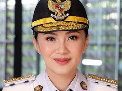 Potret Cantik Sherly Tjoanda dengan Makeup Flawless Saat Dilantik Jadi Gubernur