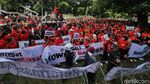 Simpatisan PDIP Geruduk Gedung KPK Saat Hasto Diperiksa
