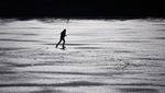 Sungai Membeku di Republik Ceko Jadi Tempat Main Ice Skating